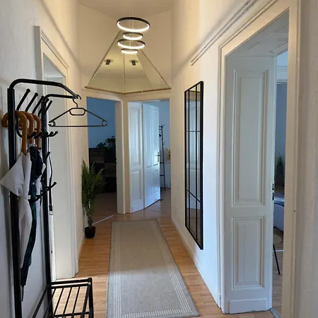 Schoenes In Der Naehe Vom Hauptbahnhof *