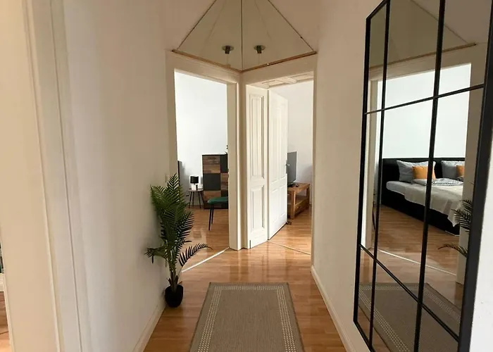 Schoenes In Der Naehe Vom Hauptbahnhof *